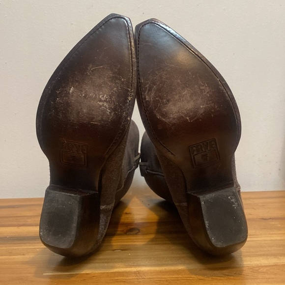 NWOT Frye Sacha Suede Pull On Cowboy Boots in Grey Size 6 - Picture 9 of 10